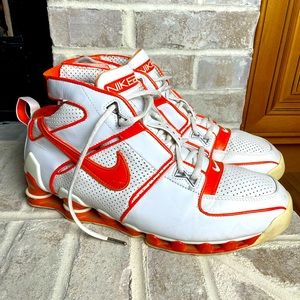 Nike elite flight shox- orange and white Mens size 13